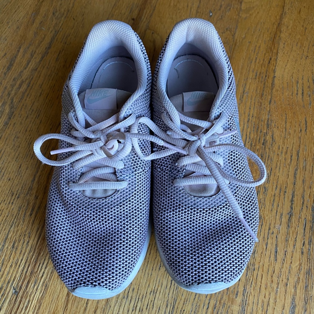 Nike Tanjun Women's Athletic Shoes